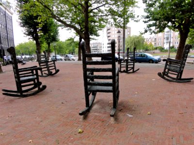Schommelstoelen2 Pieter Vlamingplein Amsterdam