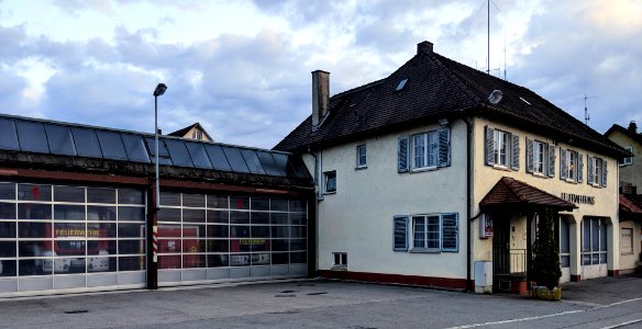 Schrägansicht des Feuerwehrhauses in Lustnau