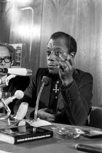 Schrijver James Baldwin presenteert nieuw boek op persconferentie in Americainho, Bestanddeelnr 927-5825