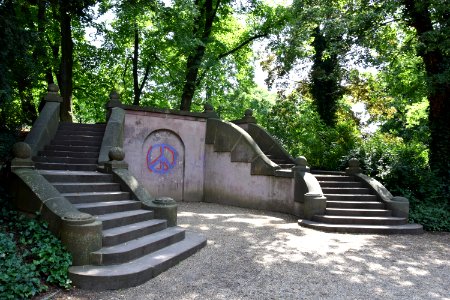 Schlosspark Biesdorf Staffage Treppen
