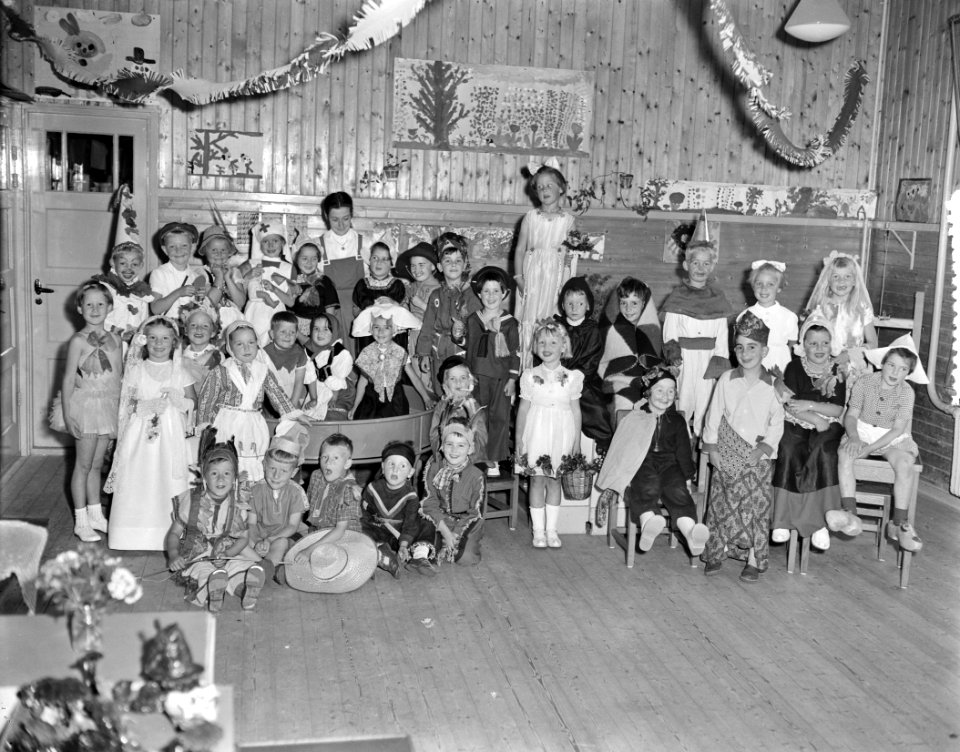 Schoolfotos De Kiekneuzen , Uiterwaardenstraat 60, Bestanddeelnr 907-2089