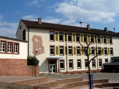 Schule Lambrecht 01