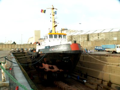 Schouwenbank (tugboat, 1972) in the drydocks at Antwerp, Belgium 12-Dec-2005 - 2