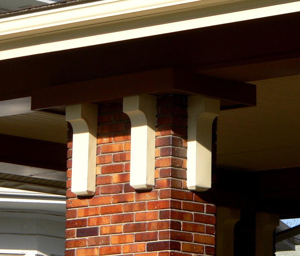 Schulein house (Sioux City) porch center support