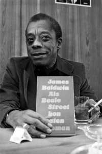 Schrijver James Baldwin presenteert nieuw boek op persconferentie in Americainho, Bestanddeelnr 927-5824