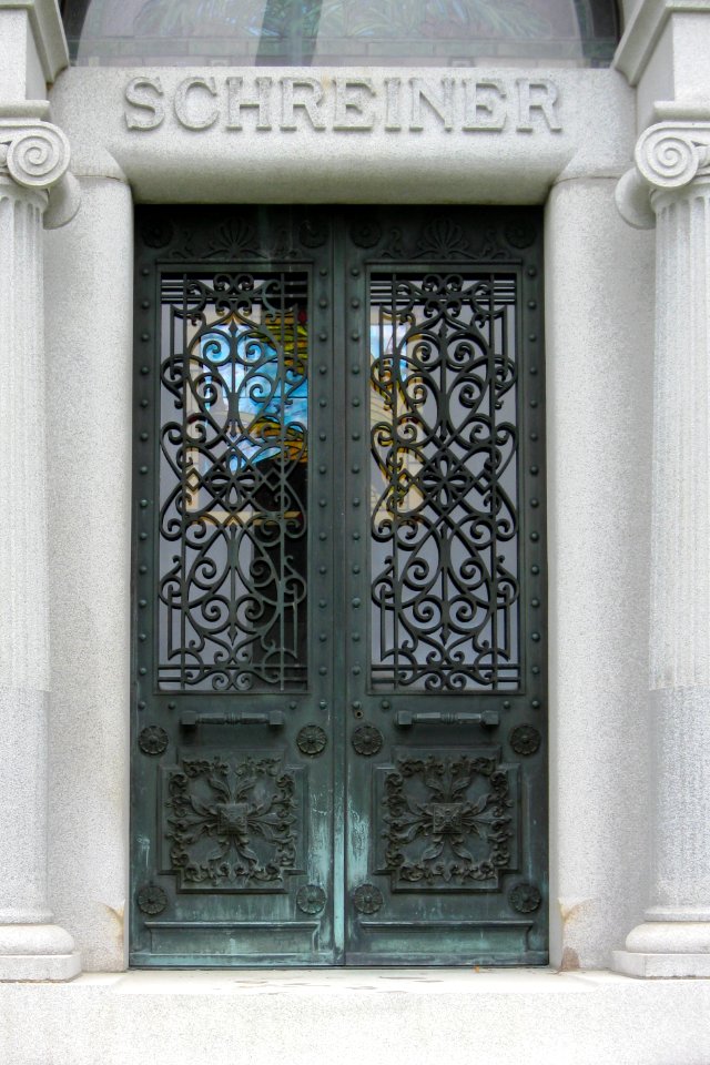 Schreiner mausoleum, Union Dale Cemetery, 2020-09-09, bronze doors