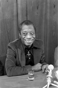 Schrijver James Baldwin presenteert nieuw boek op persconferentie in Americainho, Bestanddeelnr 927-5826