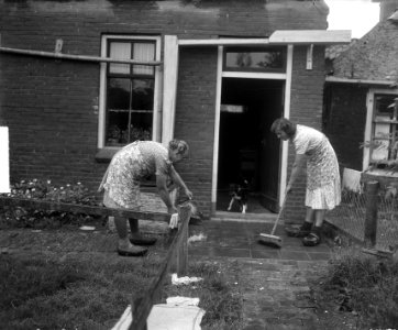 Schrobben van het pad, Bestanddeelnr 904-0716