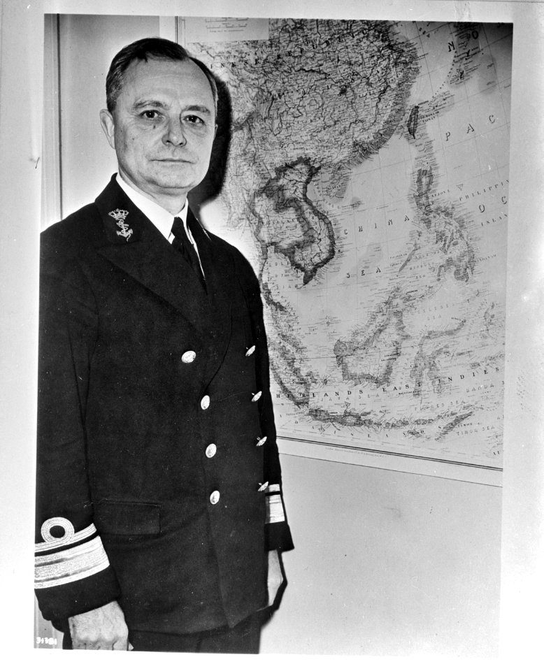 Schout bij nacht G.W. Stöve, liaison officier bij de Nederlandse Militaire Missi, Bestanddeelnr 935-1011