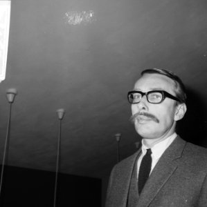Schrijverdichter Gerrit Kouwenaar, Bestanddeelnr 918-3174