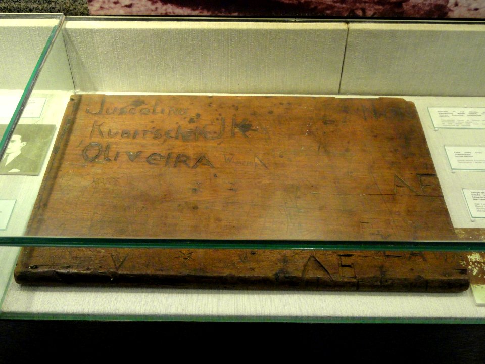 School desk - Memorial JK - Brasilia - DSC00470
