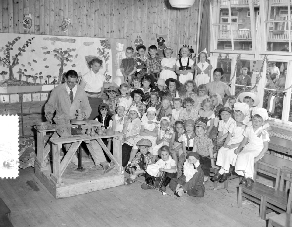 Schoolfotos De Kiekneuzen , Uiterwaardenstraat 60, Bestanddeelnr 907-2085