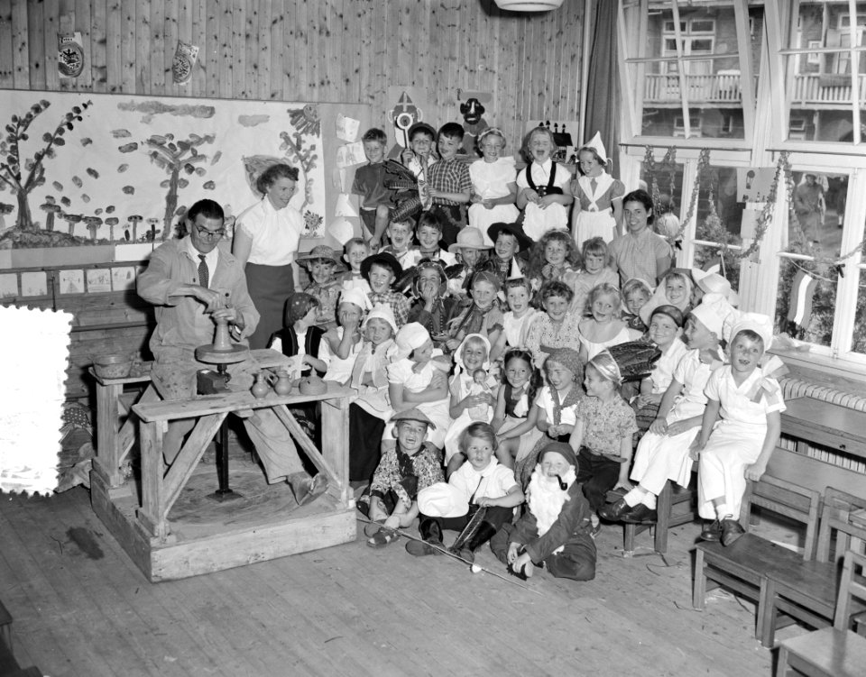 Schoolfotos De Kiekneuzen , Uiterwaardenstraat 60, Bestanddeelnr 907-2086
