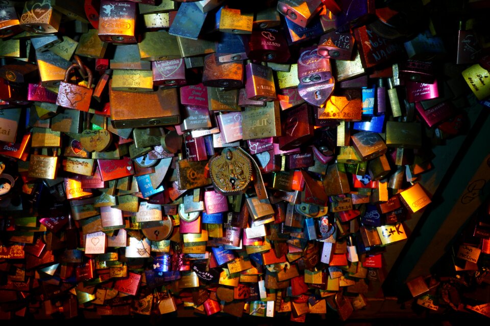 Love lights mood