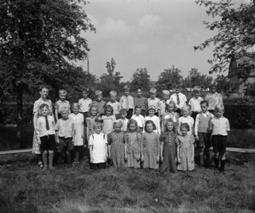 School Hooglanderveen (bij Amersfoort). St. Josephschool A, Bestanddeelnr 902-8776