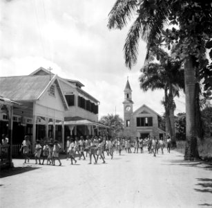 Schoolkinderen in Suriname (Leprozerie Bethesda), Bestanddeelnr 252-6245