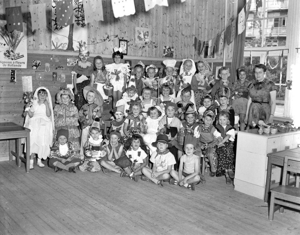 Schoolfotos De Kiekneuzen , Uiterwaardenstraat 60, Bestanddeelnr 907-2084