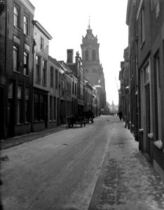 Schoonhoven. Koestraat met Bartholomeuskerk, Bestanddeelnr 902-0454