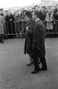 Schoonouders en 2 zusters van Don Carlos op Schiphol, Prinses Irene en Prins Car, Bestanddeelnr 916-0375