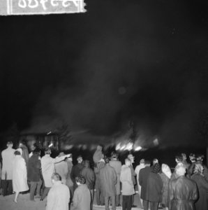 School aan de Jan Tooropstraat geheel afgebrand, Bestanddeelnr 915-5788