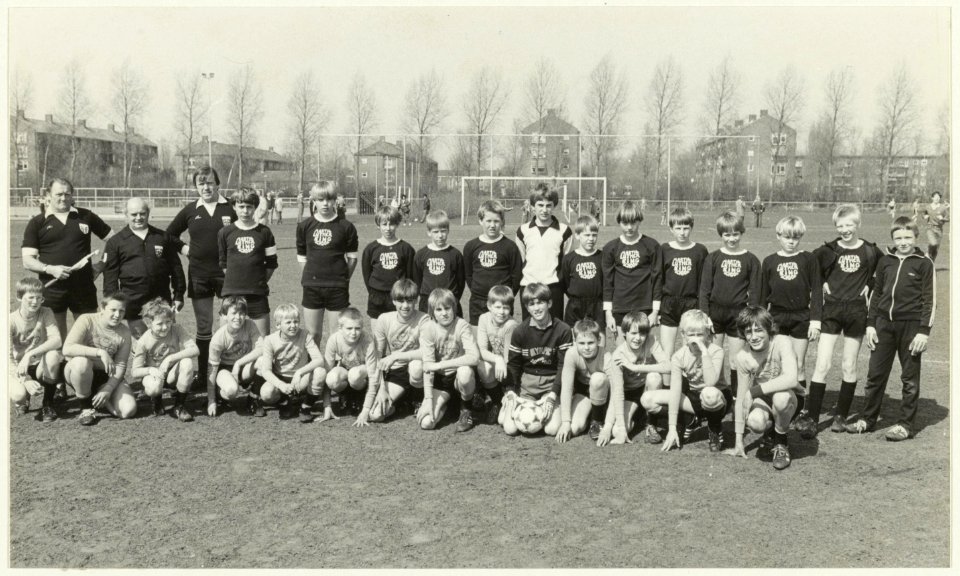 Schoolvoetbal E Klasse (Finalisten). NL-HlmNHA 54023004
