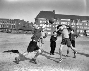 Schoolvoetbal, de jongens oefenen al, Bestanddeelnr 907-6644