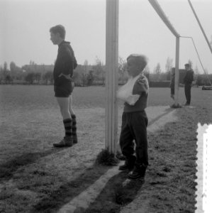 Schoolvoetbal in Amsterdam, Bestanddeelnr 908-5212