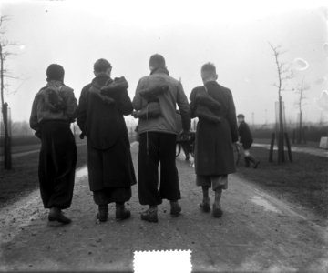 Schoolvoetbal uitgesteld, Bestanddeelnr 905-6492