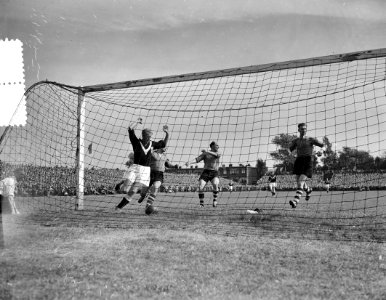 Scheveningen HS tegen Enschede 1-3, Abe Lenstra tweede doelpunt, Bestanddeelnr 907-3231