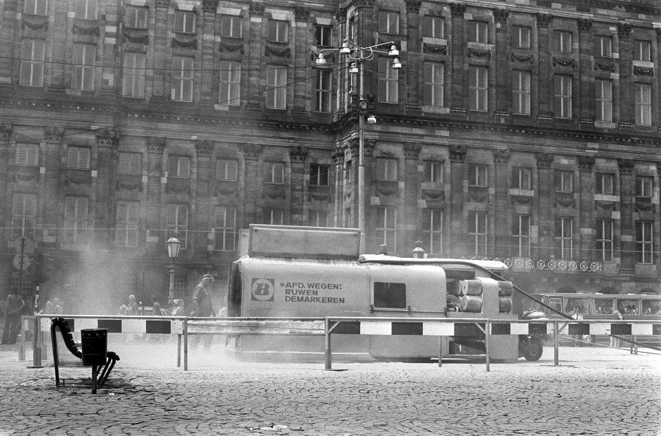 Schoonmaakmachine op de Dam, Bestanddeelnr 926-5304