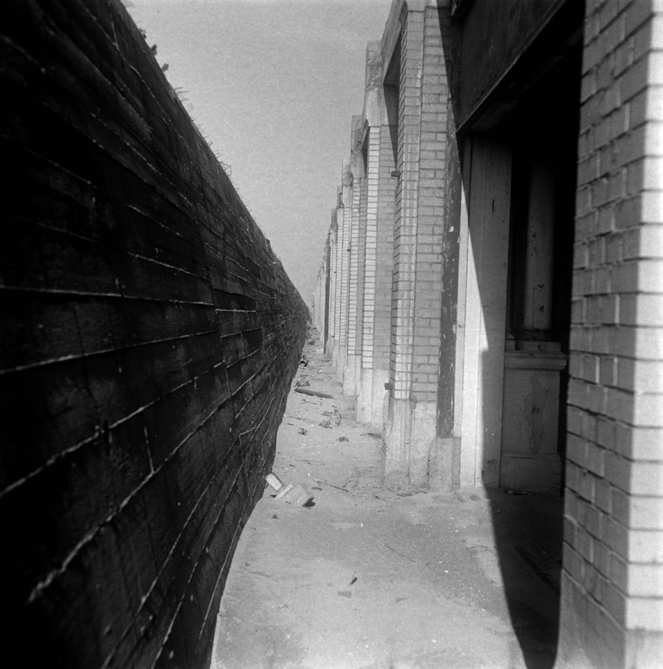 Scheveningen, overzicht van de strand en boulevardversperringen Atlantikwall, Bestanddeelnr 900-6903