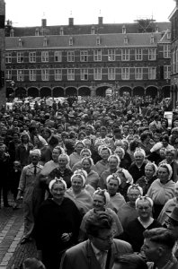 Scheveningers protesteren bij minister, Bestanddeelnr 912-4777