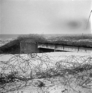 Scheveningen, overzicht van de strand en boulevardversperringen Atlantikwall , Bestanddeelnr 900-6896