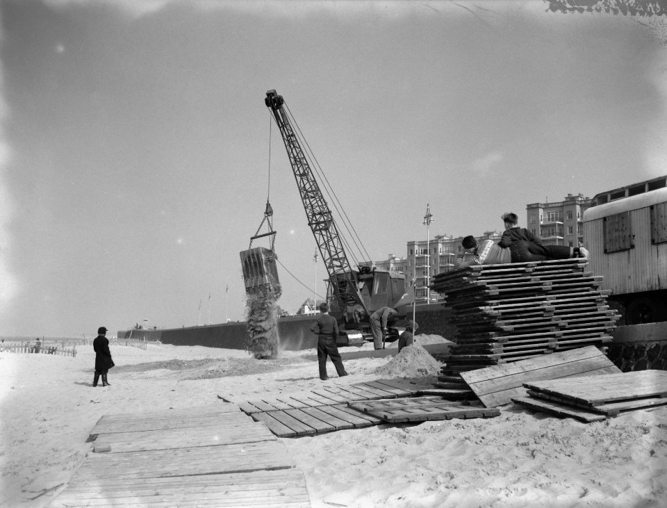 Scheveningen maakt zich op voor de Paasdrukte, Bestanddeelnr 909-4629