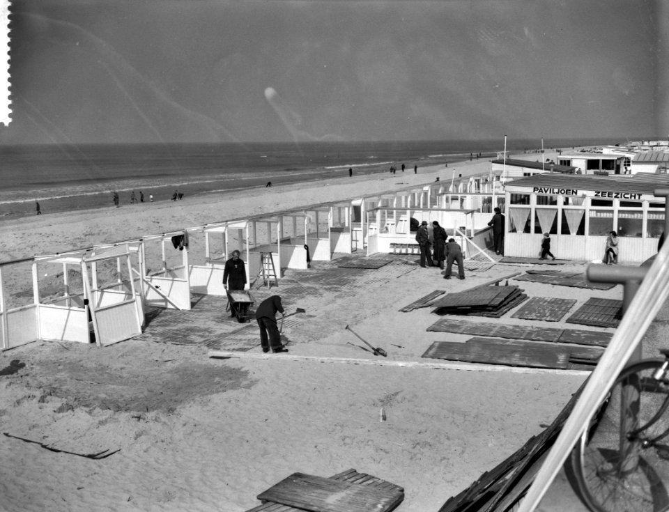 Scheveningen maakt zich op voor de Paasdrukte, Bestanddeelnr 909-4631