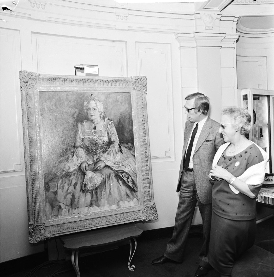 Schilderij van actrice Magda Janssens in Stadsschouwburg Amsterdam, Wethouder Br, Bestanddeelnr 926-4817