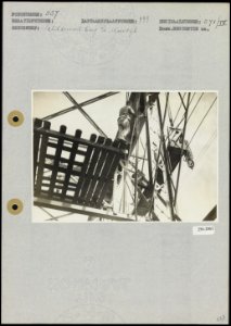 Schilderen van de Moerdijkbrug over het Hollandsch Diep, Bestanddeelnr 256-2063 photo
