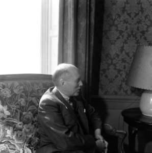 Schermerhorn (links) in gesprek, Bestanddeelnr 900-8179