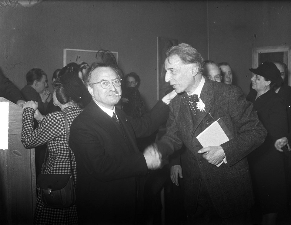 Schilder en tekenaar Gerard van Vliet 70 jaar. Receptie in het Fodor museum. Fel, Bestanddeelnr 904-3496