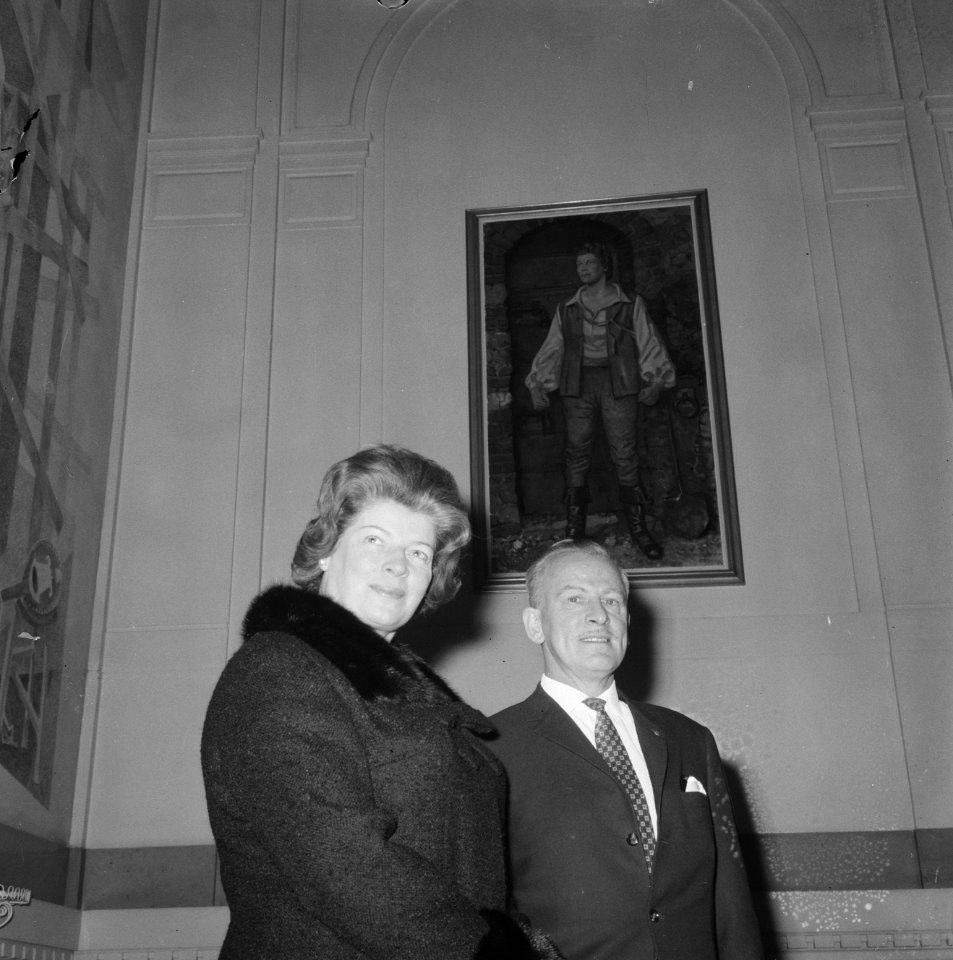 Schilderij van sopraan Gré van Swol-Brouwenstijn in de Stadsschouwburg. Gré van , Bestanddeelnr 918-5964