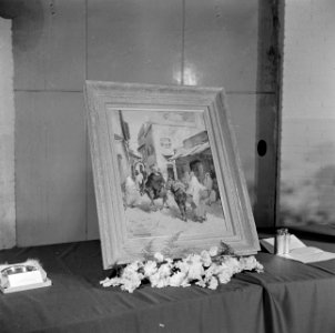 Schilderij en twee metalen voorwerpen (vermoedelijk cadeaus bij receptie), Bestanddeelnr 255-8480