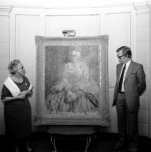 Schilderij van actrice Magda Janssens in Stadsschouwbur Amsterdam, Wethouder Bra, Bestanddeelnr 926-4818