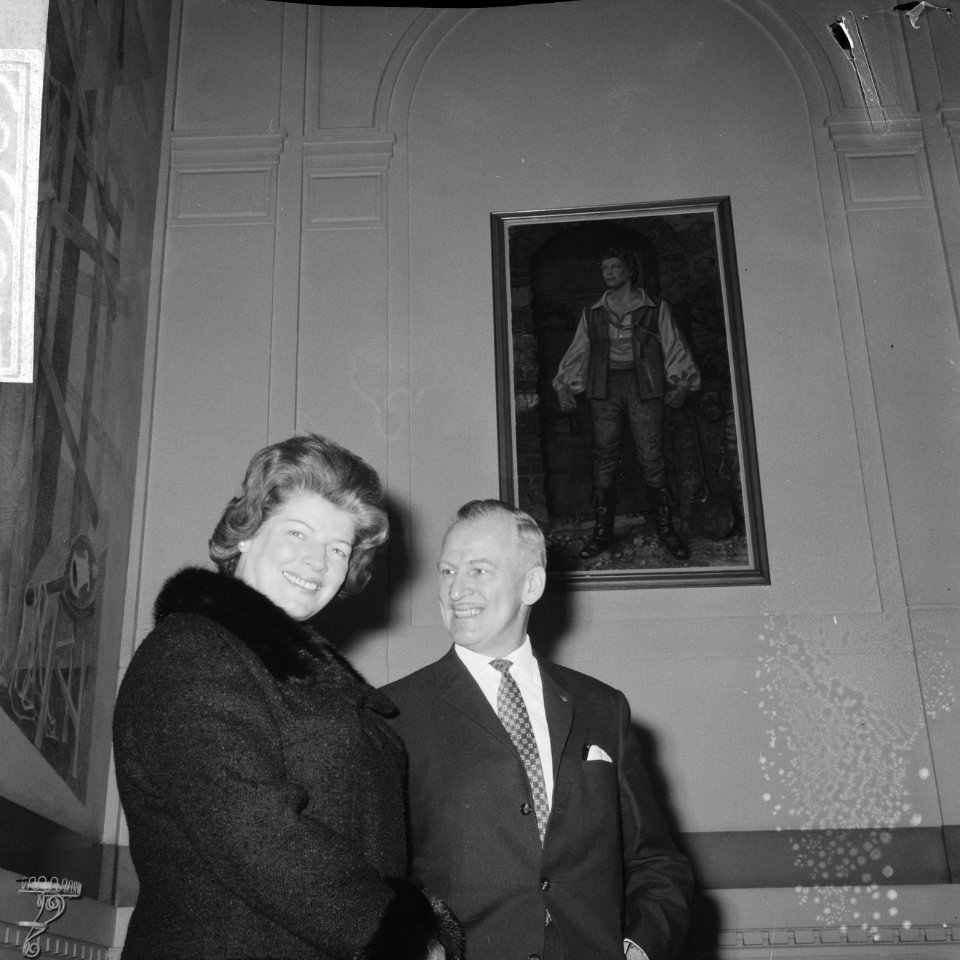 Schilderij van sopraan Gré van Swol-Brouwenstijn in de Stadsschouwburg. Gré van , Bestanddeelnr 918-5965