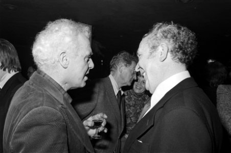 Schilderij met Wim Kan en Corry Vonk in nieuwe De La Mar Theater, Amsterdam van , Bestanddeelnr 929-5002