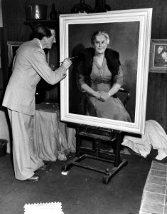 Schilderij van koningin Wilhelmina voor gemeente Zaandam vervaardigd door de sch, Bestanddeelnr 905-8115