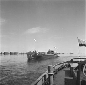 Schepen in Amsterdamse haven, Bestanddeelnr 900-2955