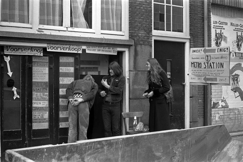 Schertsmetrostation van lastige Amsterdammer, exterieur metrostation, Bestanddeelnr 926-3747