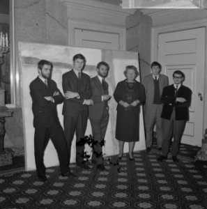 Schilders bij de Koningin op Paleis Soestdijk, v.l.n.r. Pat Andrea, Gustave Asse, Bestanddeelnr 915-9345