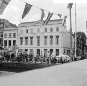 Schilderijententoonstelling in Arti et Amicitae van schilders aangesloten bij Ar, Bestanddeelnr 916-9860