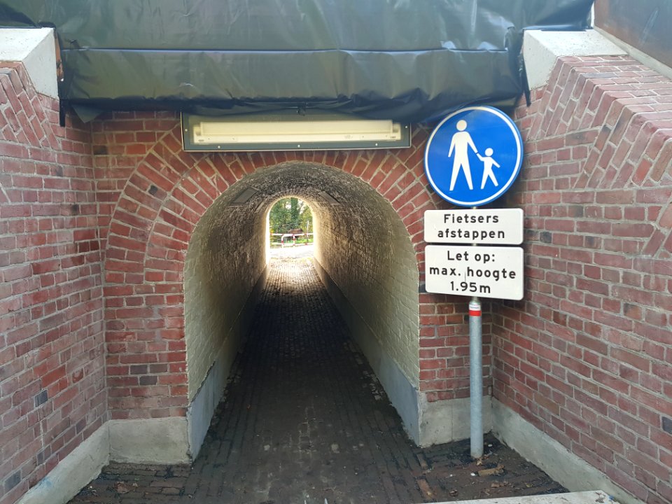 Schin op Geul-voetgangerstunnel onder spoor (1)